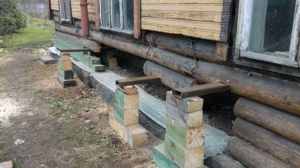 Как заменить гнилое бревно дома своими руками и восстановить конструкцию? Как заменить гнилое бревно дома своими руками и восстановить конструкцию?